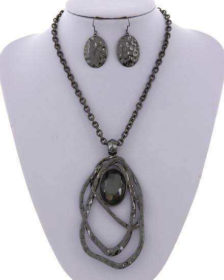 Alake Hammered Glass Pendant Necklace & Earring Set-